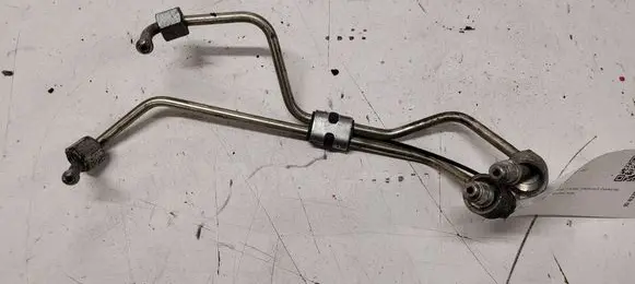 Volvo V70 Fuel line pipe