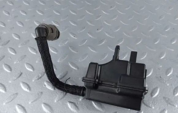 Peugeot 2008 II Vacuum air tank 9807593380