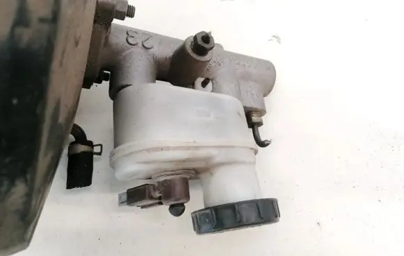 Nissan Almera N16 Master brake cylinder