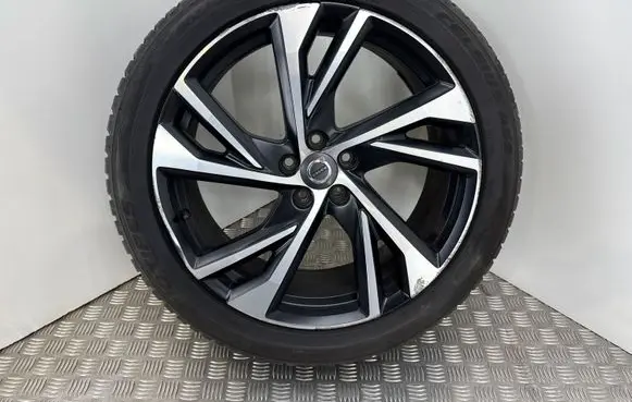 Volvo XC40 R20 alloy rim 31471558