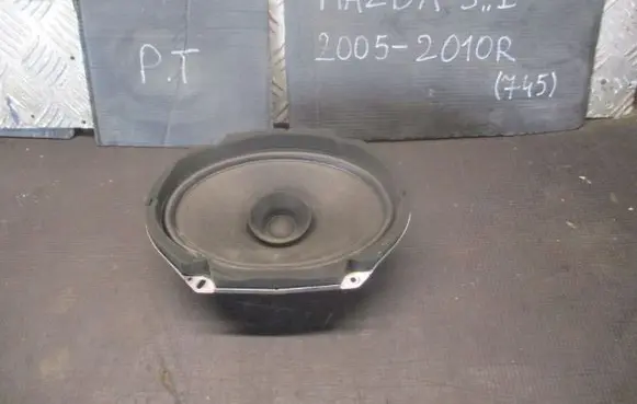 Mazda 5 High frequency speaker in the rear doors 
