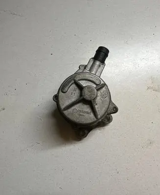 Renault Scenic I Vacuum pump 72117220