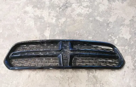 Dodge Durango Front bumper upper radiator grill