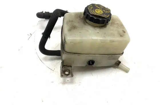 Lexus RX 330 - 350 - 400H Brake fluid reservoir 13231140500