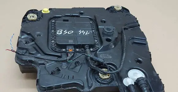 Peugeot 208 I AdBlue liquid reservoir 