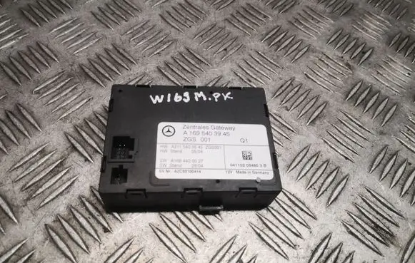 Mercedes-Benz A W169 Gateway control module 1695403945 A1695403945