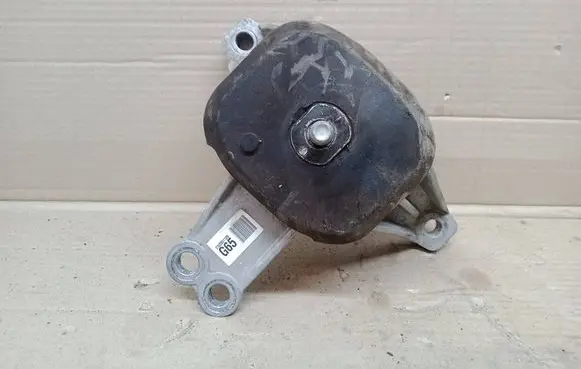 KIA Sorento IV Engine mount bracket 21824P2100