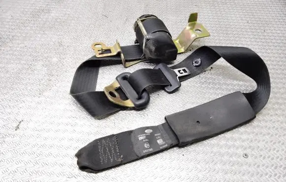 Ford Explorer Front seatbelt F87B78611B09
