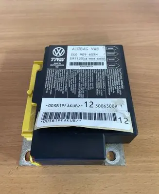 Volkswagen PASSAT B6 Airbag control unit/module 3C0909605M