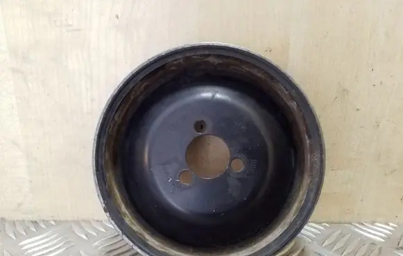 Volkswagen Transporter - Caravelle T4 Power steering pump pulley 074121031