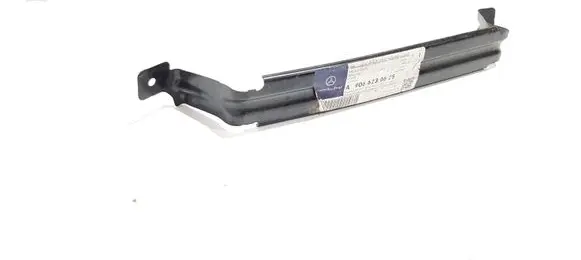 Mercedes-Benz Sprinter W906 Fender mounting bracket A9066230625