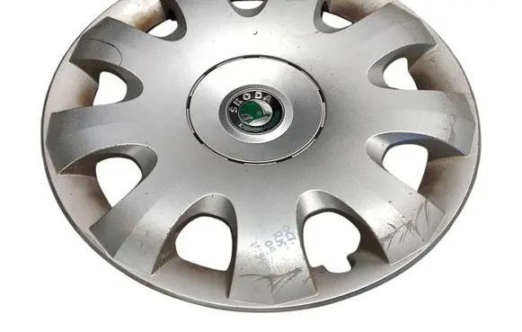 Skoda Octavia Mk2 (1Z) R15 wheel hub/cap/trim 1Z0601147A