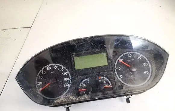 Speedometer (instrument cluster)
