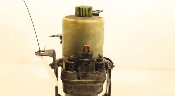 Volkswagen Polo Power steering pump 6Q0423156AB