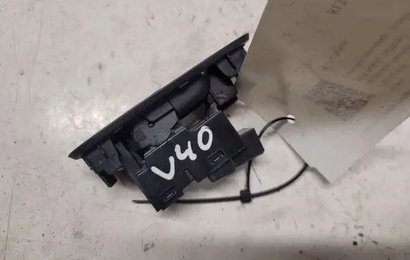 Volvo V40 Electric window control switch 31394840