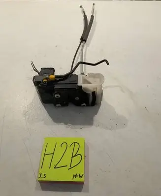 Hyundai i20 (PB PBT) Front door lock 813101J020