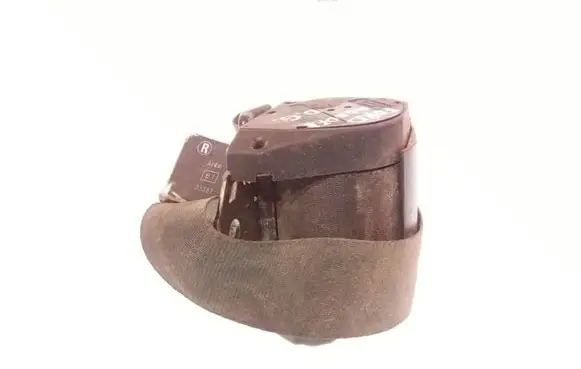 Ford Mondeo Mk III Rear seatbelt E10433367