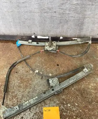 Seat Cordoba (6L) Front door manual window regulator 