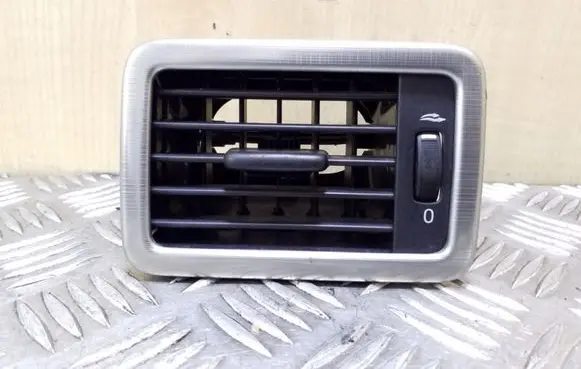 Volvo XC70 Dashboard side air vent grill/cover trim 30755184 30755192