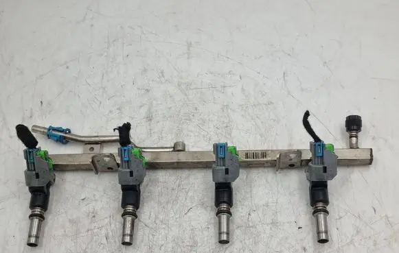 Opel Zafira B Fuel main line pipe 55559375 25380933