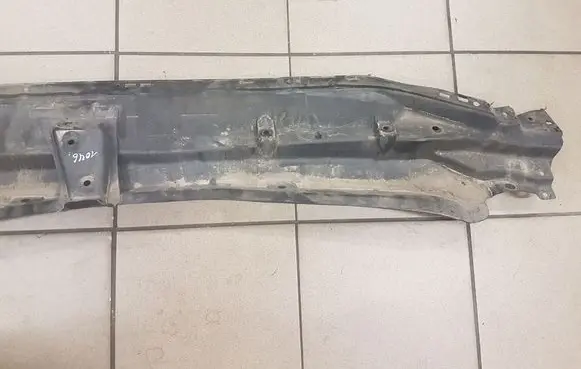 Toyota Avensis T270 Top upper radiator support slam panel