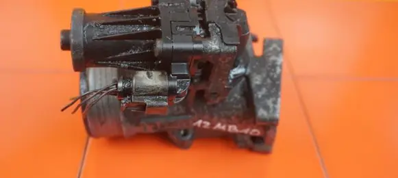 Volvo XC60 EGR thermostat D5244T11 D5244T15