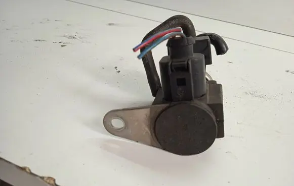 Audi A8 S8 D3 4E Turbo solenoid valve 057906630