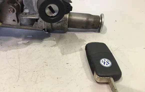 Volkswagen PASSAT B5.5 Steering wheel axle 3B0419502F 4B0905851 4B0905851B