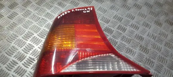 Ford Focus Rear/tail lights XS4A13405