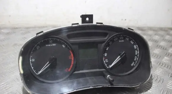 Skoda Fabia Mk2 (5J) Speedometer (instrument cluster) 5J0920800C