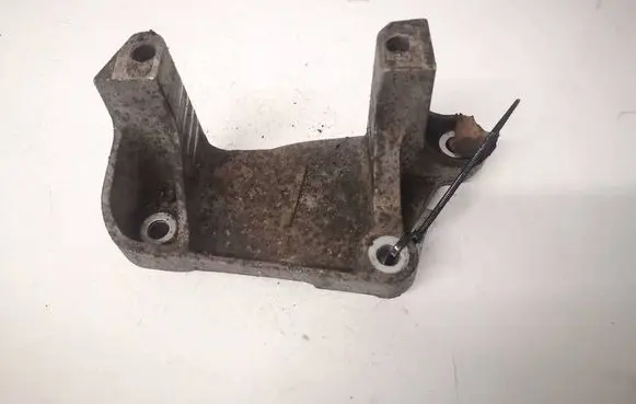 Citroen C5 Engine mounting bracket 326B97K