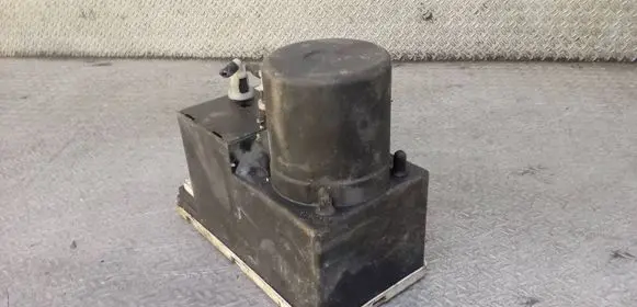 Audi A4 S4 B5 8D Central locking vacuum pump 8L0862257E