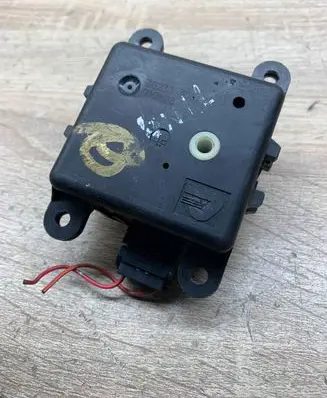 Nissan Almera N16 Air flap motor/actuator 3G23030820