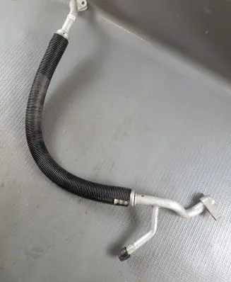 Air conditioning (A/C) pipe/hose