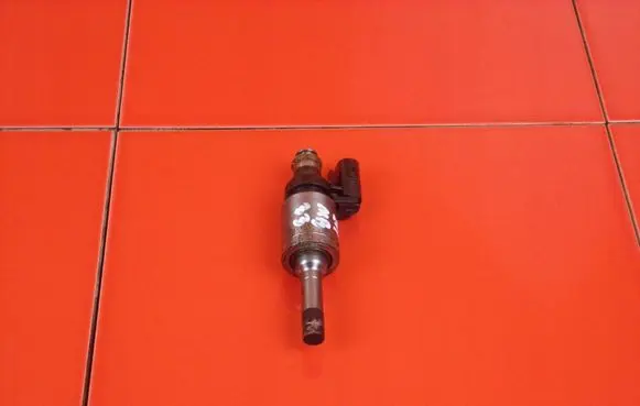 Ford Fiesta Fuel injector CM5G9F593FA 21MB33