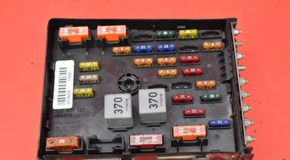 Volkswagen PASSAT CC Fuse box set 3C0937125