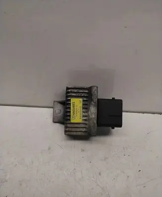 Nissan Juke I F15 Glow plug pre-heat relay 8200859243