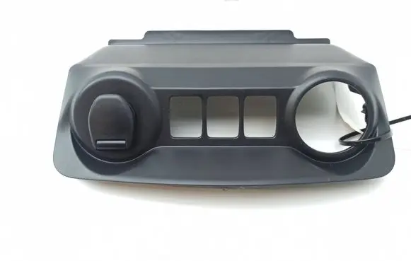 Nissan Navara D23 Panel trim 682U34KJ0A 682464KJ0A