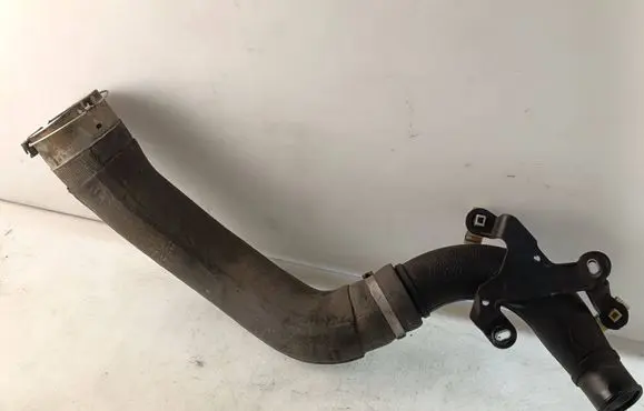 Intercooler hose/pipe
