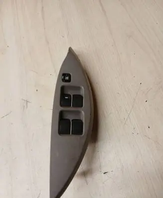 Mitsubishi Grandis Electric window control switch 515077