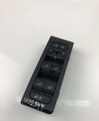 Volvo XC40 Electric window control switch 32279441