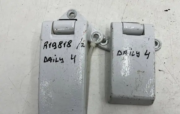 Iveco Daily 6th gen Loading door hinge set 