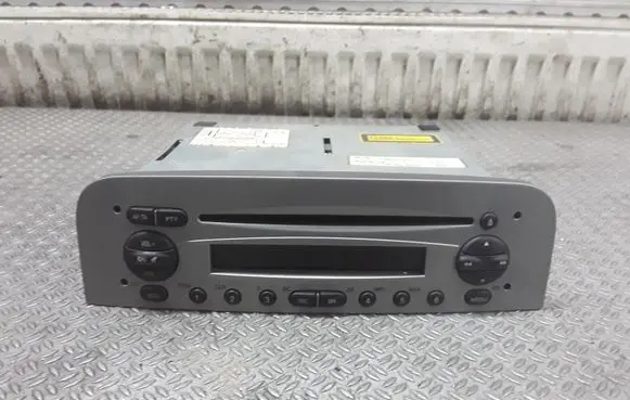 Alfa Romeo 147 Radio/CD/DVD/GPS head unit 7649378316 7353018230