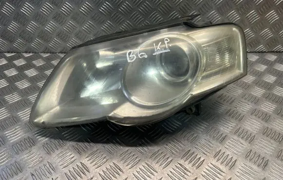 Volkswagen PASSAT B6 Headlight/headlamp