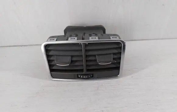 Rear air vent grill