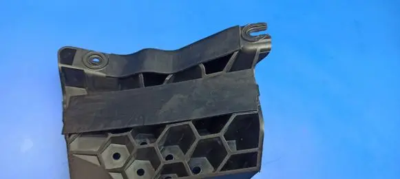 Mercedes-Benz C W204 Battery tray heat shield A2046190048