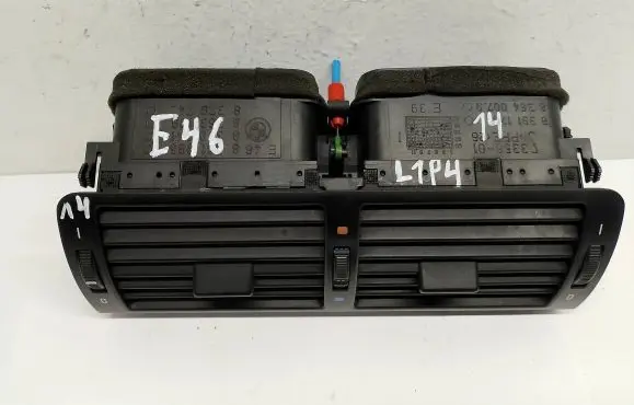 BMW 3 E46 Dash center air vent grill 8391179