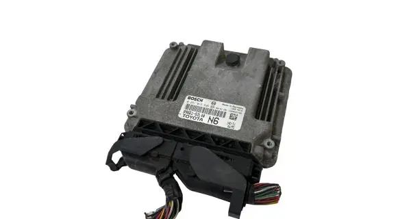 Toyota Urban Cruiser (XP110) Engine control unit/module 8966152L40 0281015696 1039S31766