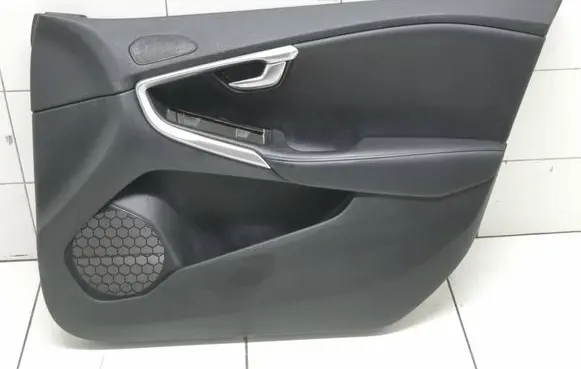 Volvo V40 Front door card panel trim 39815599 1319933