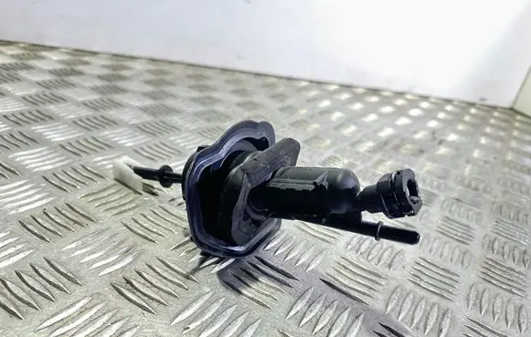 Clutch slave cylinder
